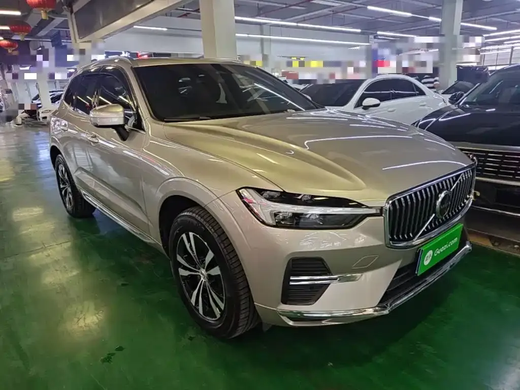 Volvo XC60 — фото 10