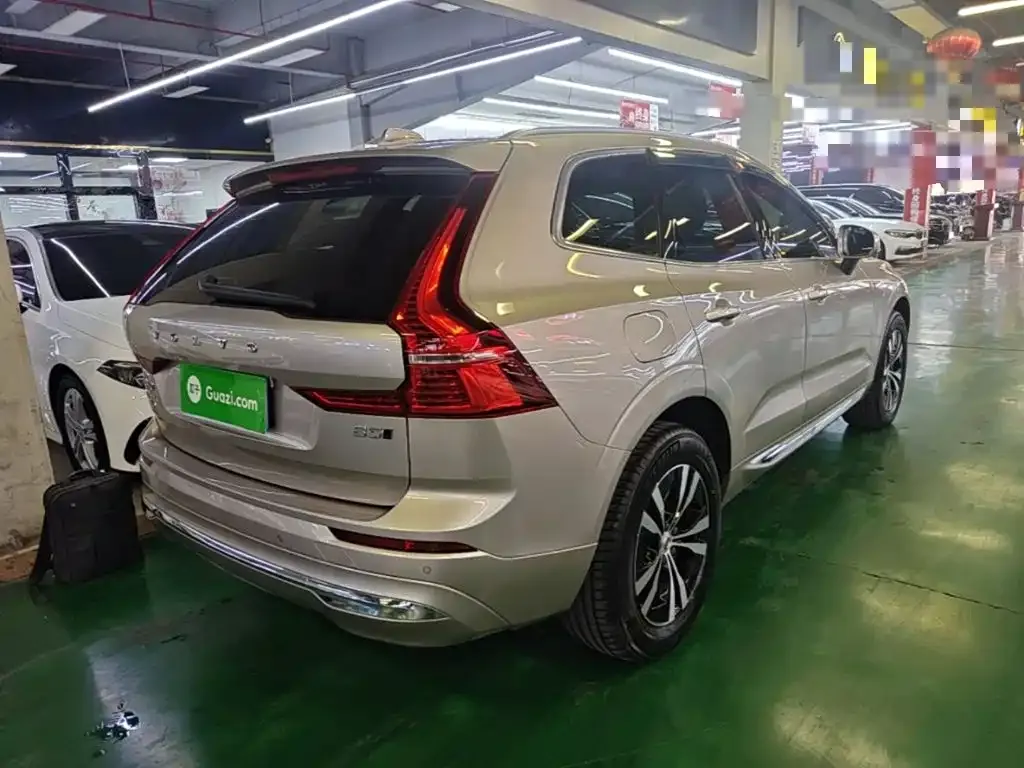 Volvo XC60 — фото 9