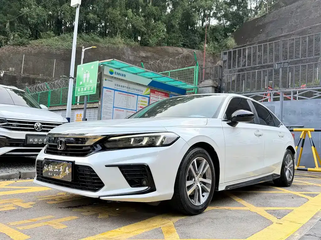 Honda Civic — фото 1