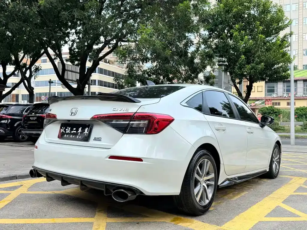 Honda Civic — фото 10