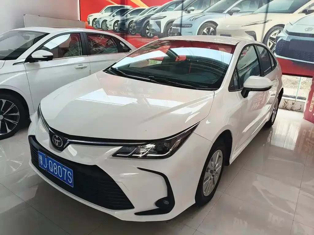 Toyota Corolla — фото 1