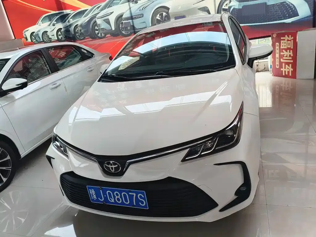 Toyota Corolla — фото 2