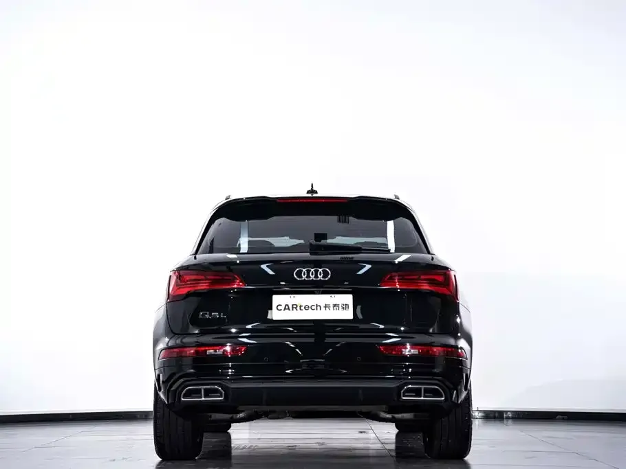 Audi Q5L — фото 5