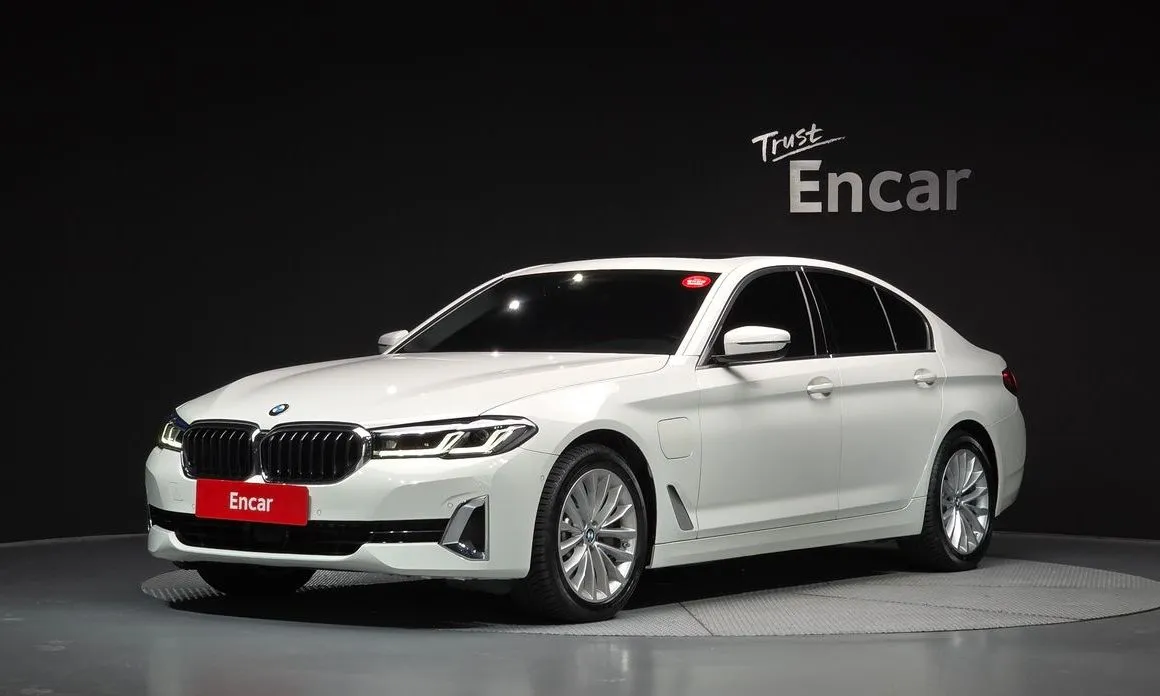 BMW 5-Series — фото 1