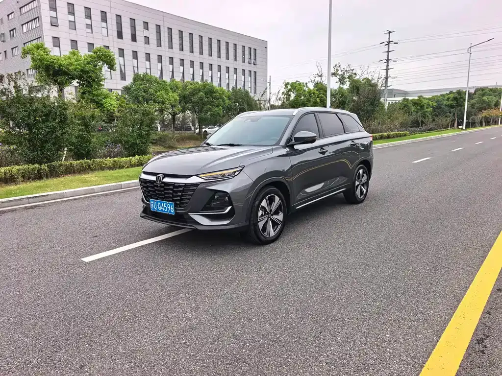 Changan CS75 — фото 1