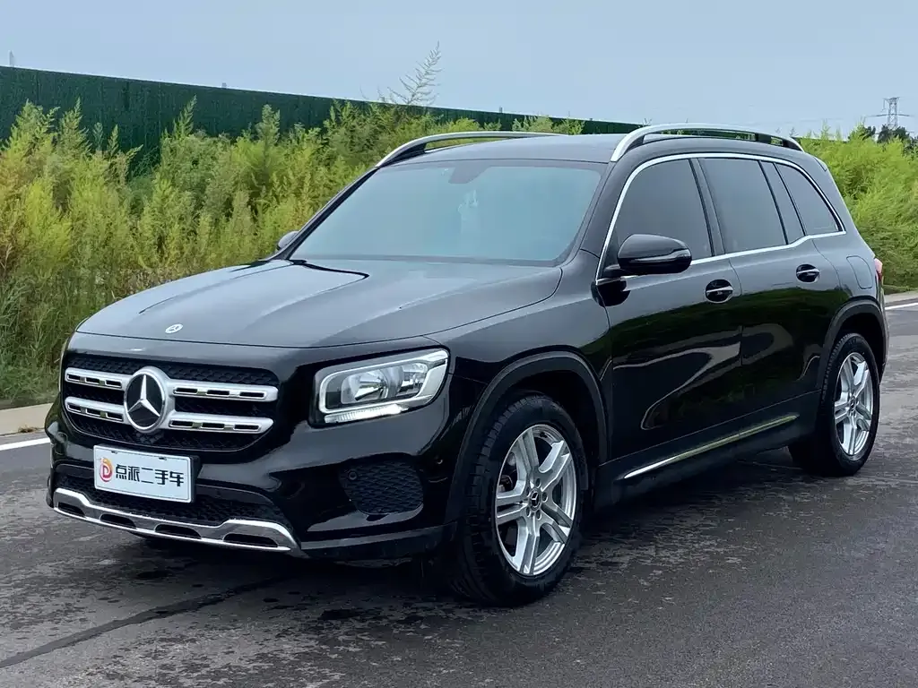 Mercedes-Benz GLB — фото 1