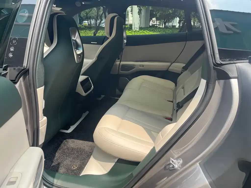 Xiaomi YU7 — фото 3