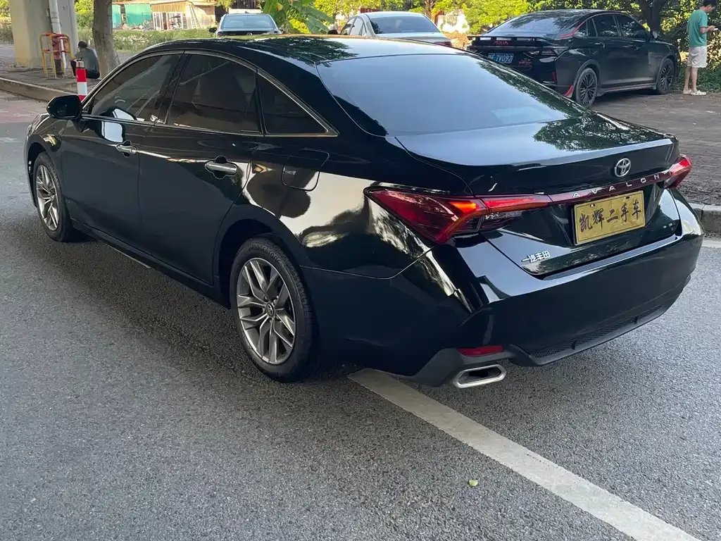 Toyota Avalon — фото 10