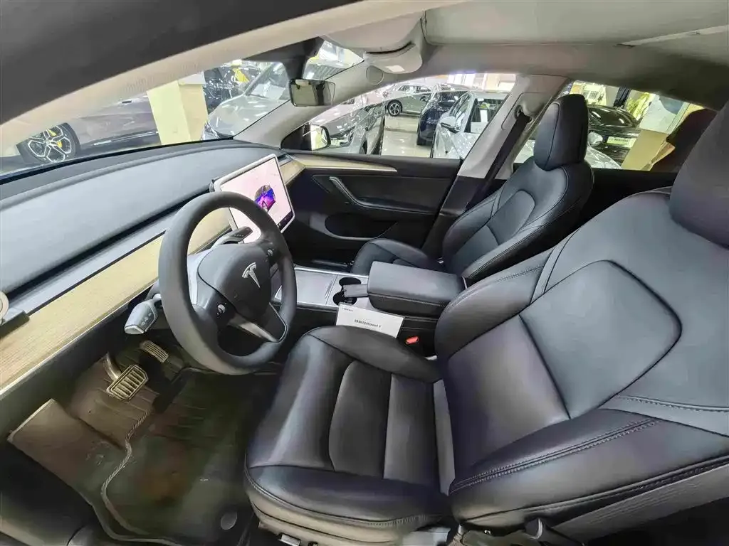Tesla Model Y — фото 3