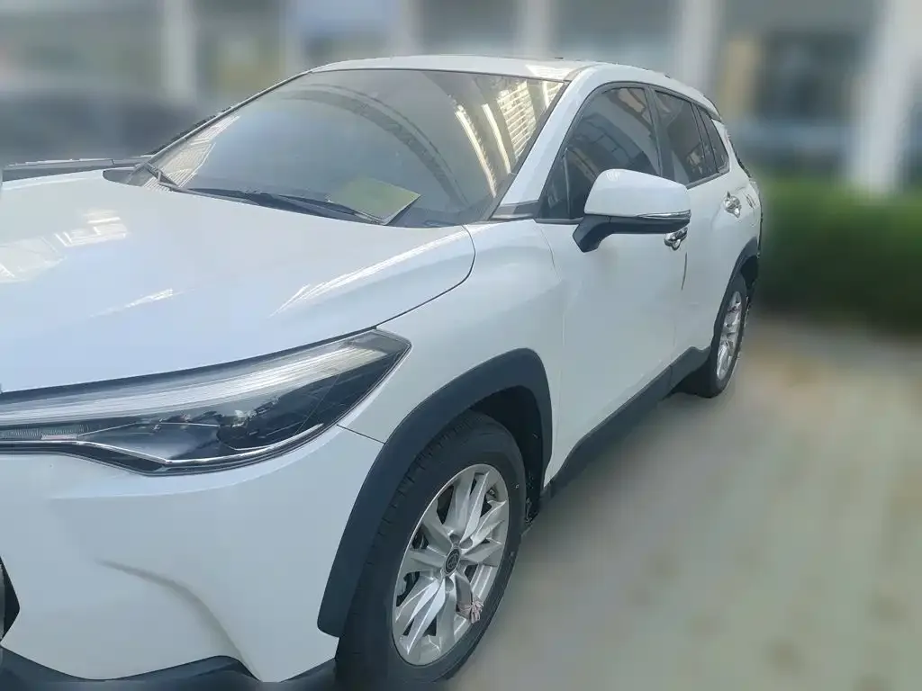 Toyota Corolla Cross — фото 1