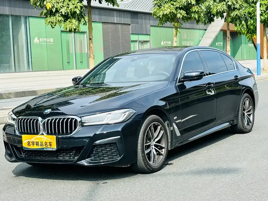 BMW 5 Series — фото 1