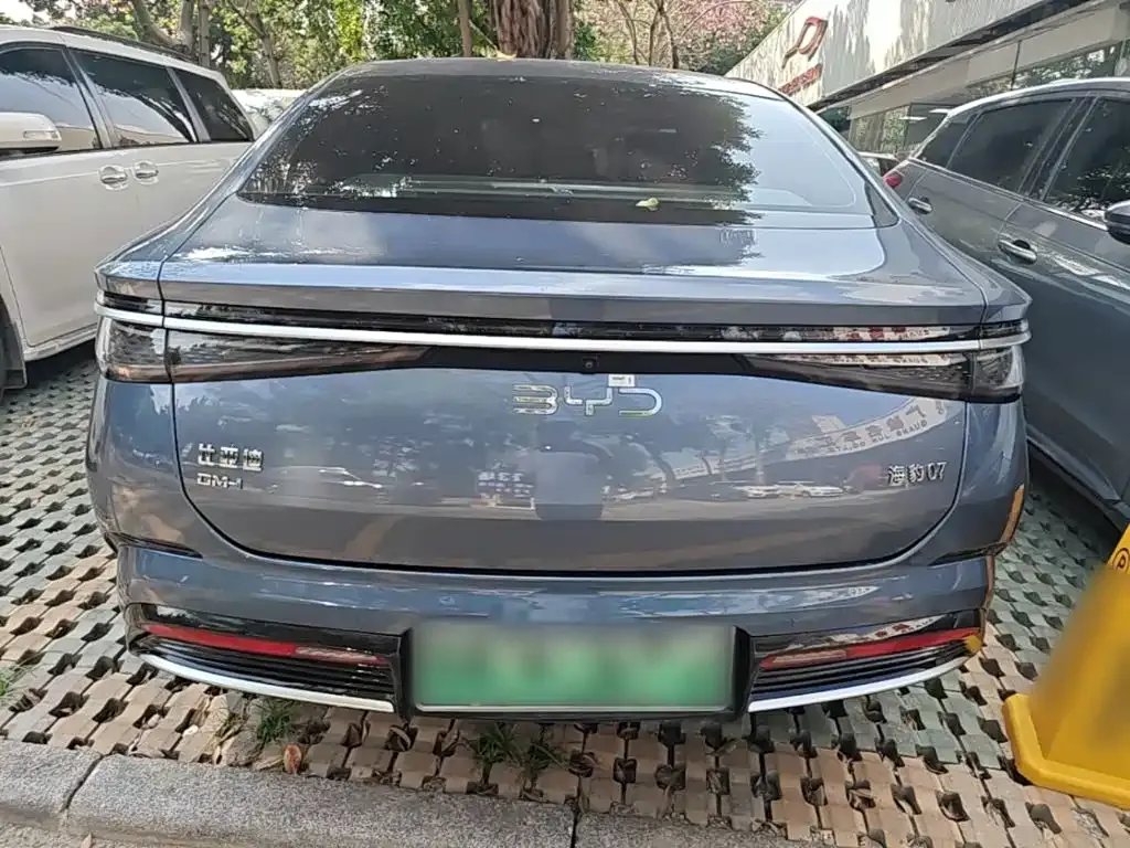 BYD Seal 07 DM-i — фото 2