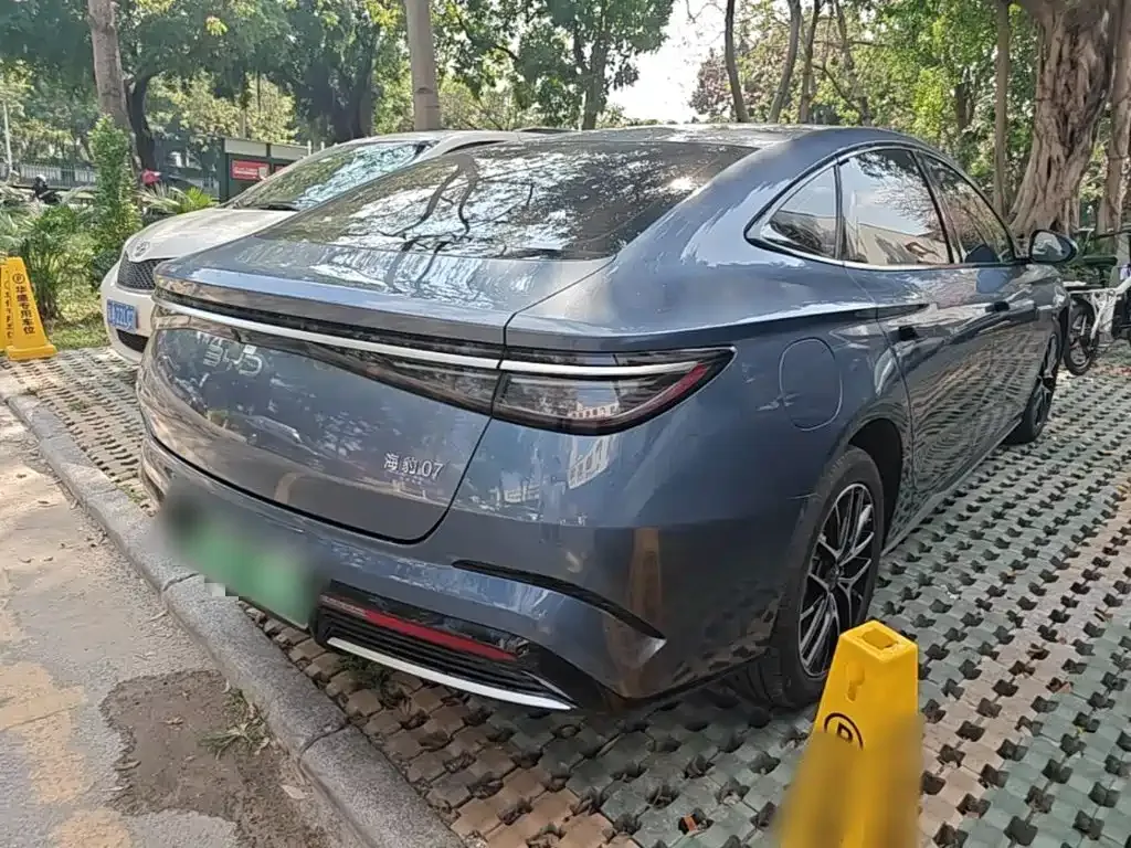 BYD Seal 07 DM-i — фото 7