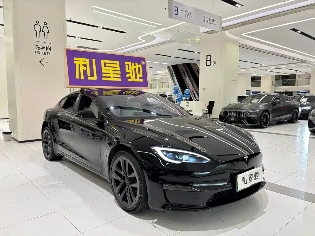 Tesla Model S — фото 9