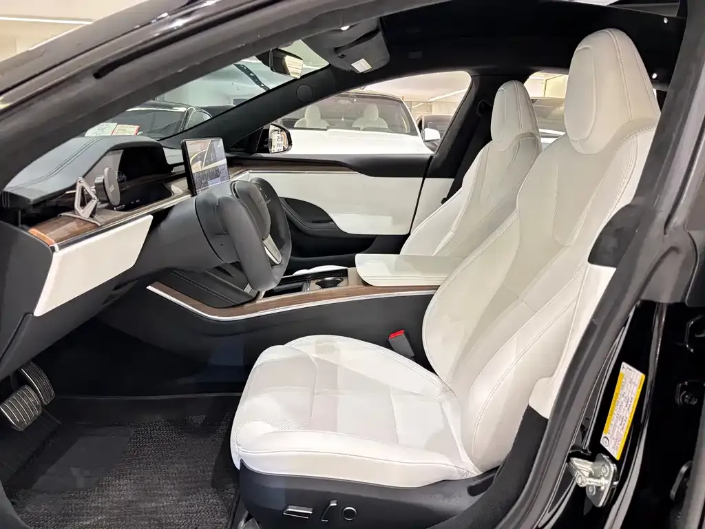 Tesla Model S — фото 10