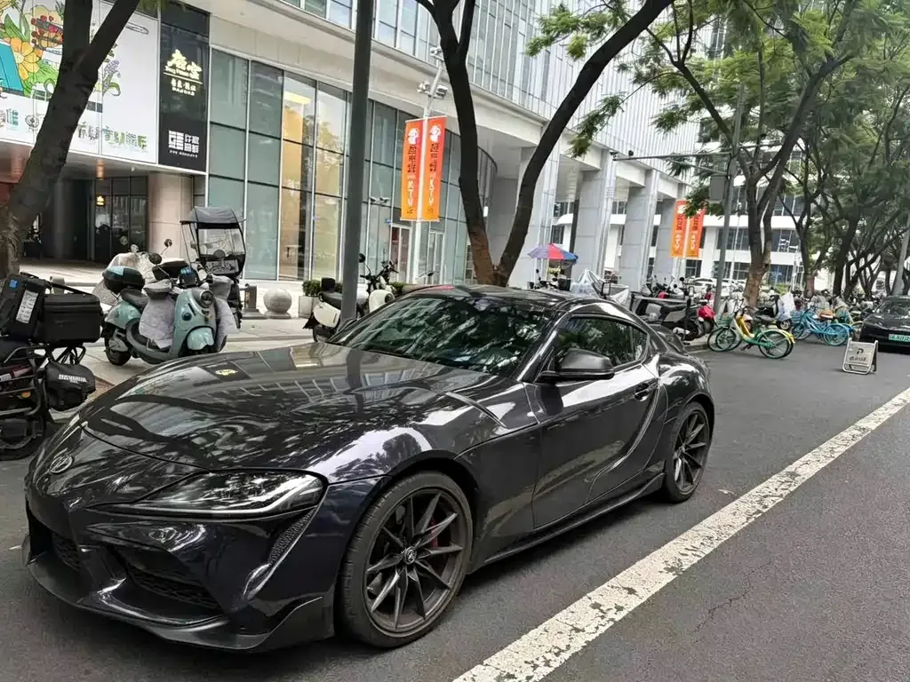 Toyota Supra — фото 1