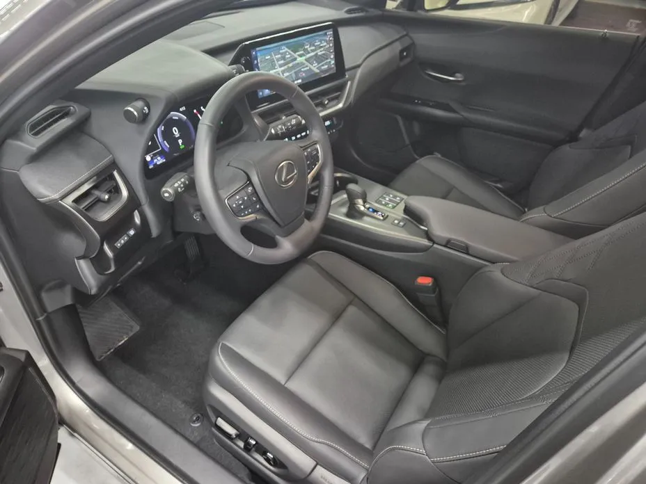 Lexus UX — фото 2