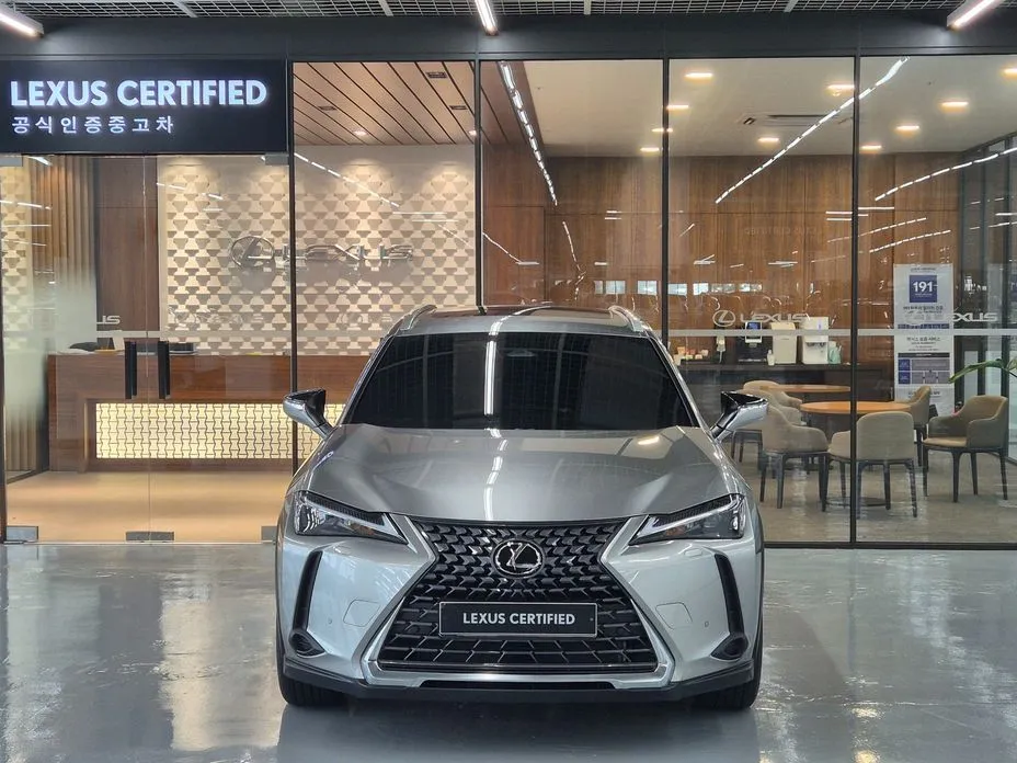 Lexus UX — фото 6