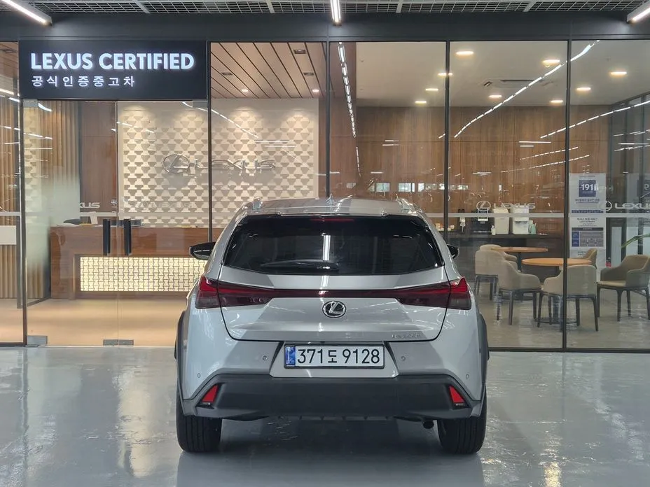 Lexus UX — фото 5
