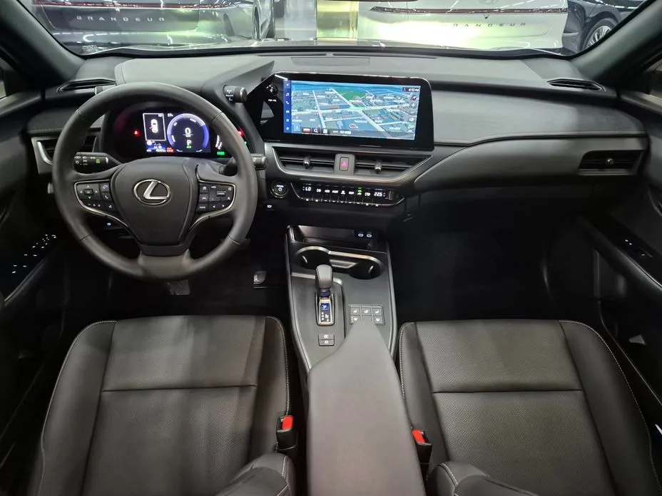 Lexus UX — фото 9