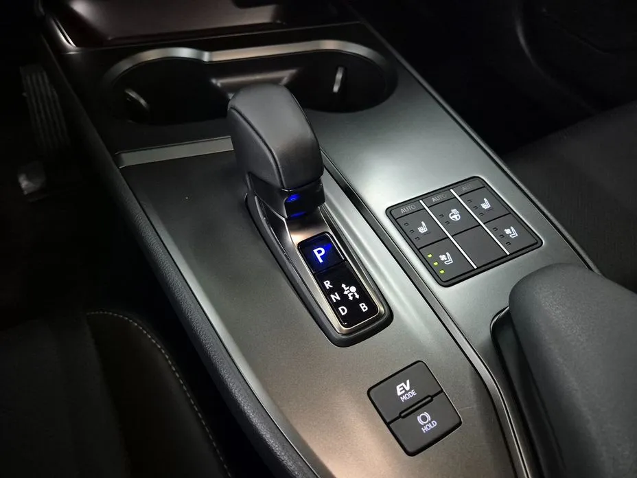 Lexus UX — фото 3
