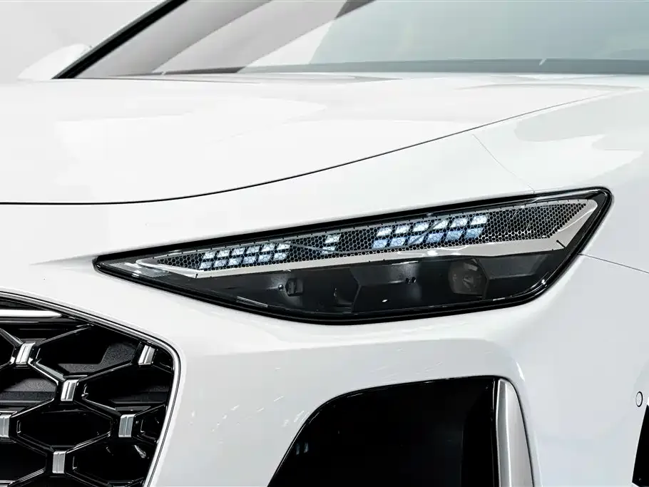 Audi A6L — фото 7