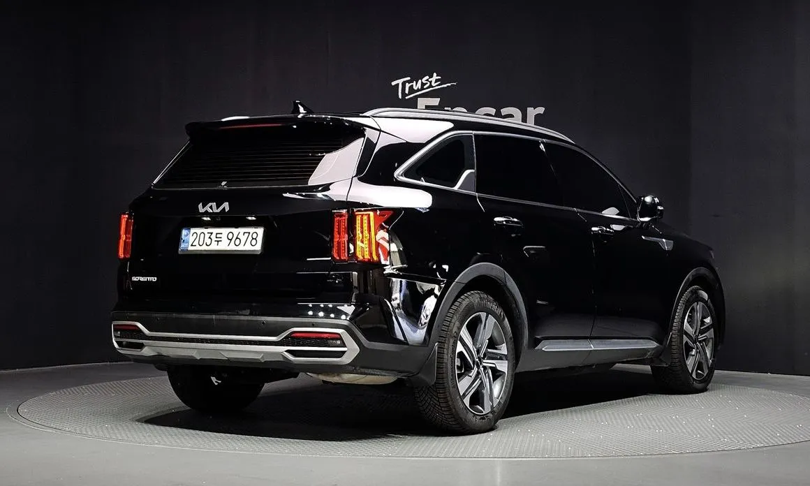 Kia Sorento — фото 9