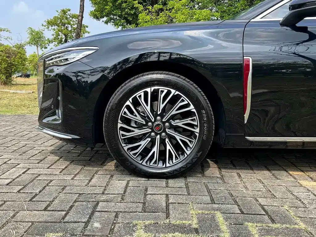 Hongqi H5 — фото 3