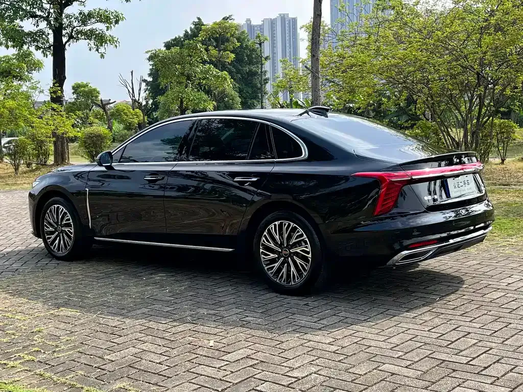 Hongqi H5 — фото 10