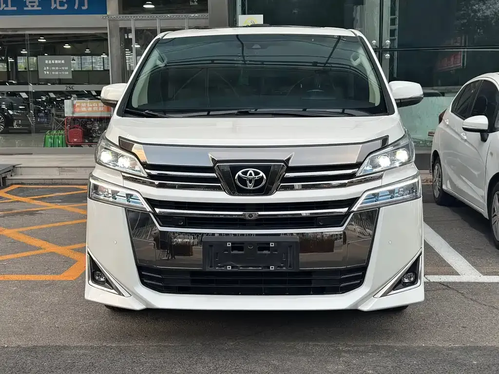Toyota Vellfire — фото 9