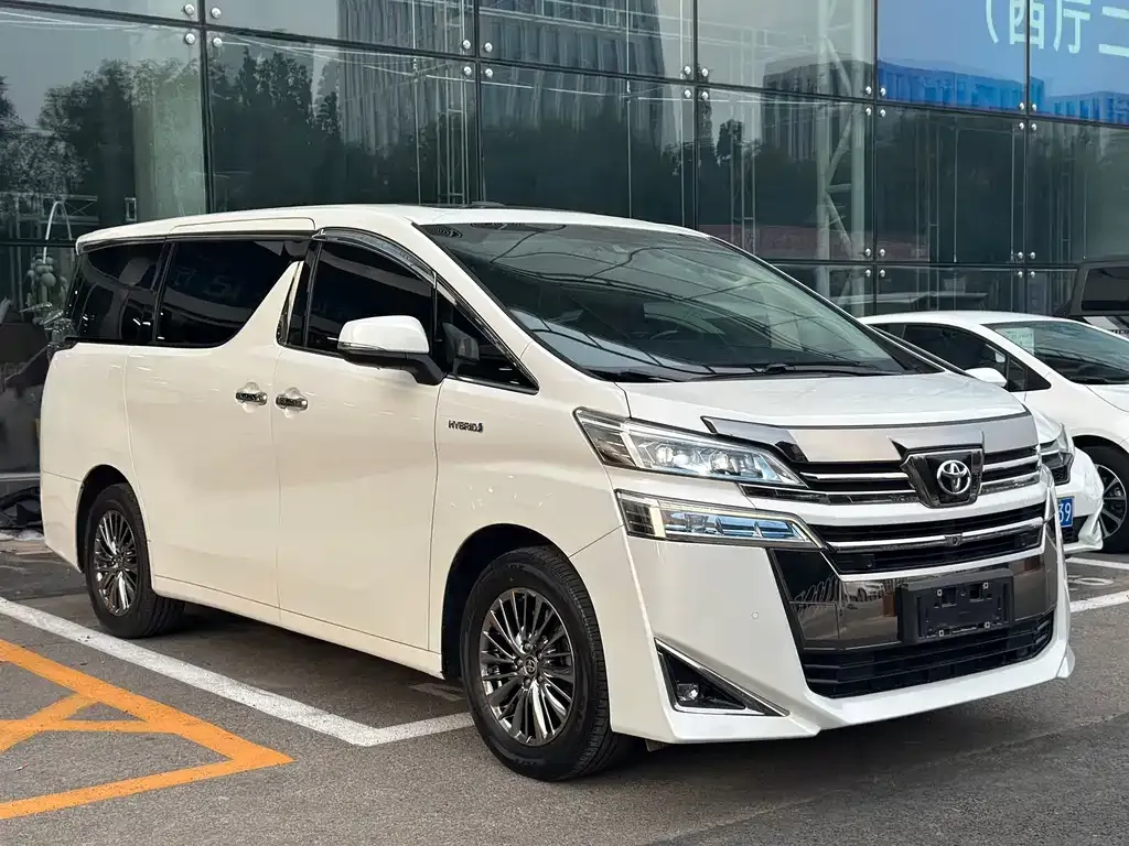 Toyota Vellfire — фото 10