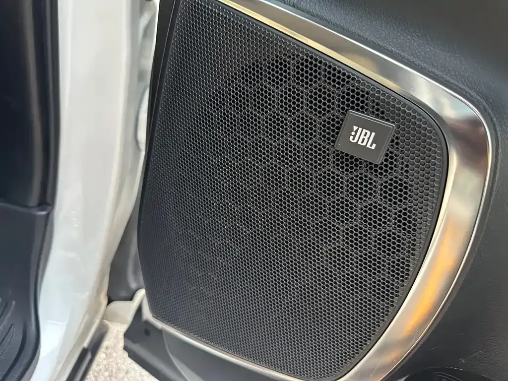 Toyota Vellfire — фото 8