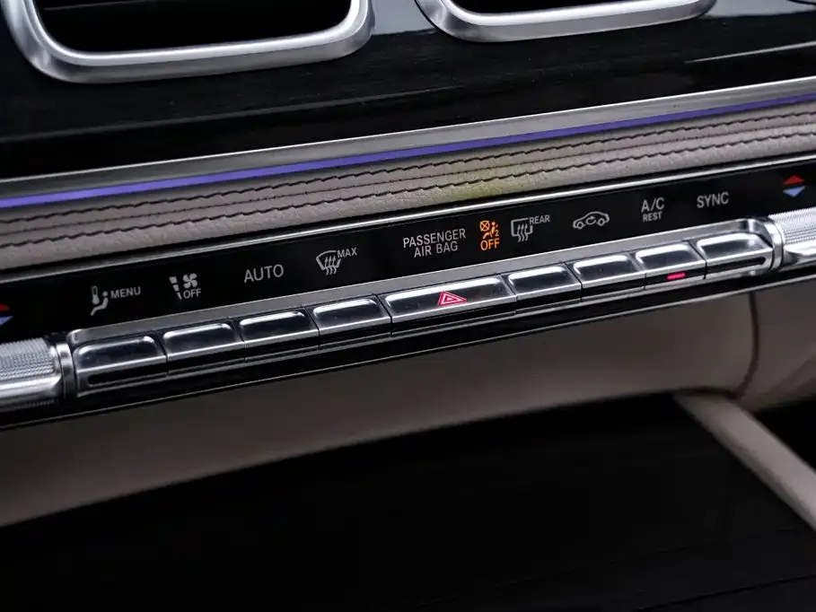 Mercedes-Benz GLS — фото 6