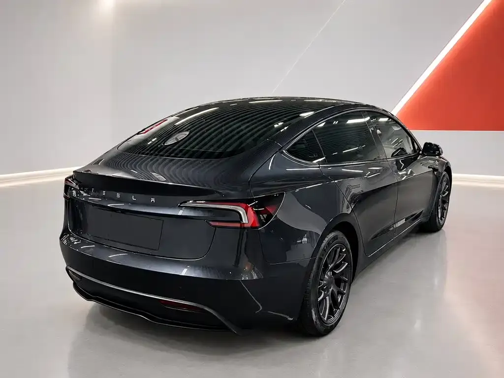 Tesla Model 3 — фото 5