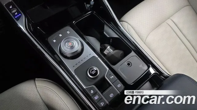 Kia Sorento — фото 8