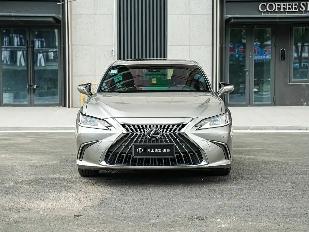 Lexus ES — фото 9