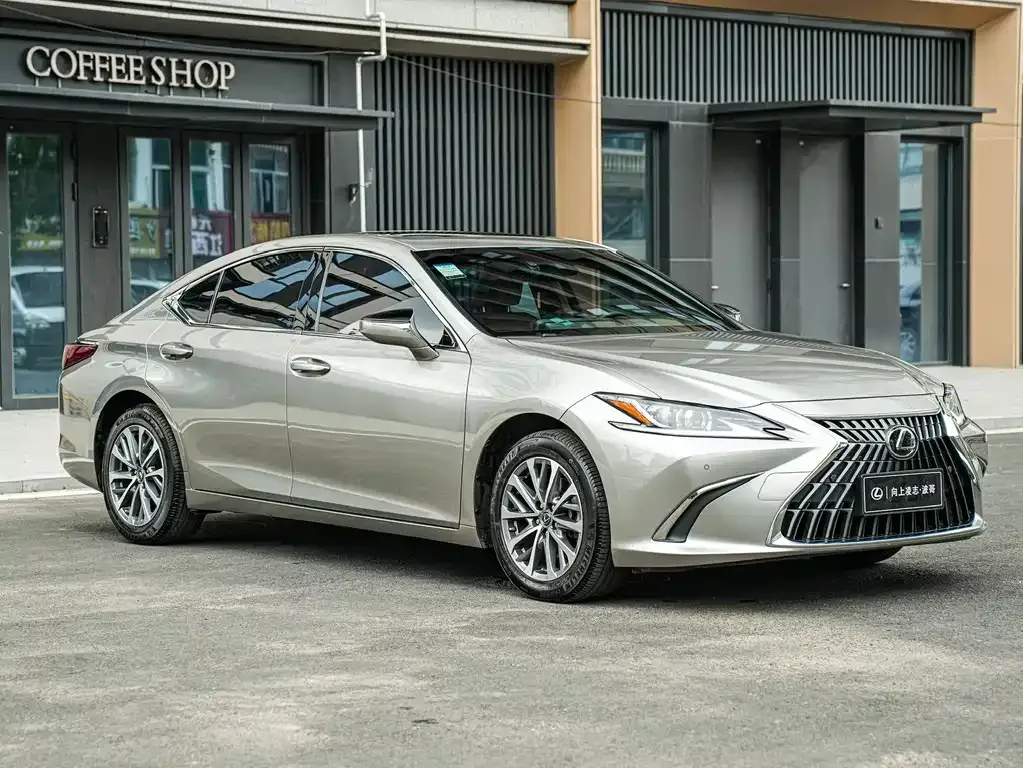 Lexus ES — фото 7