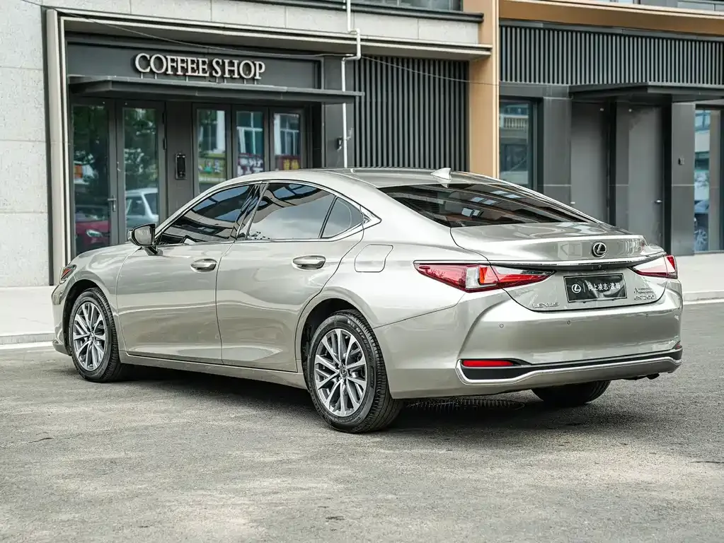 Lexus ES — фото 6