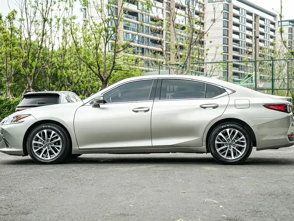 Lexus ES — фото 2