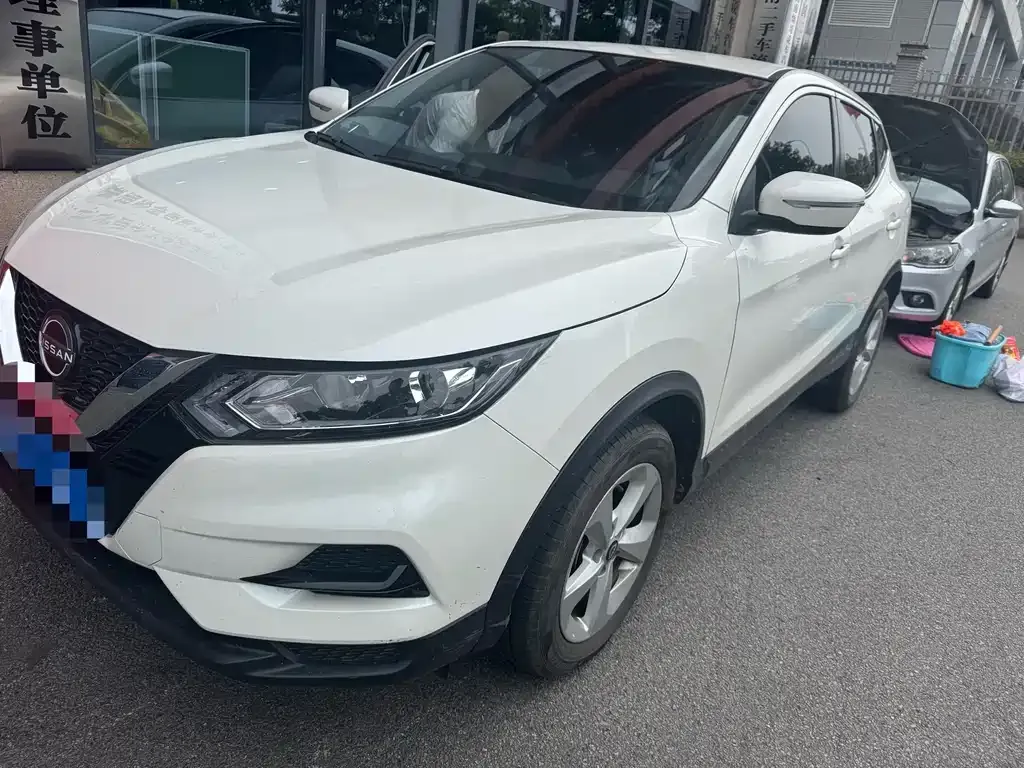Nissan Qashqai — фото 1