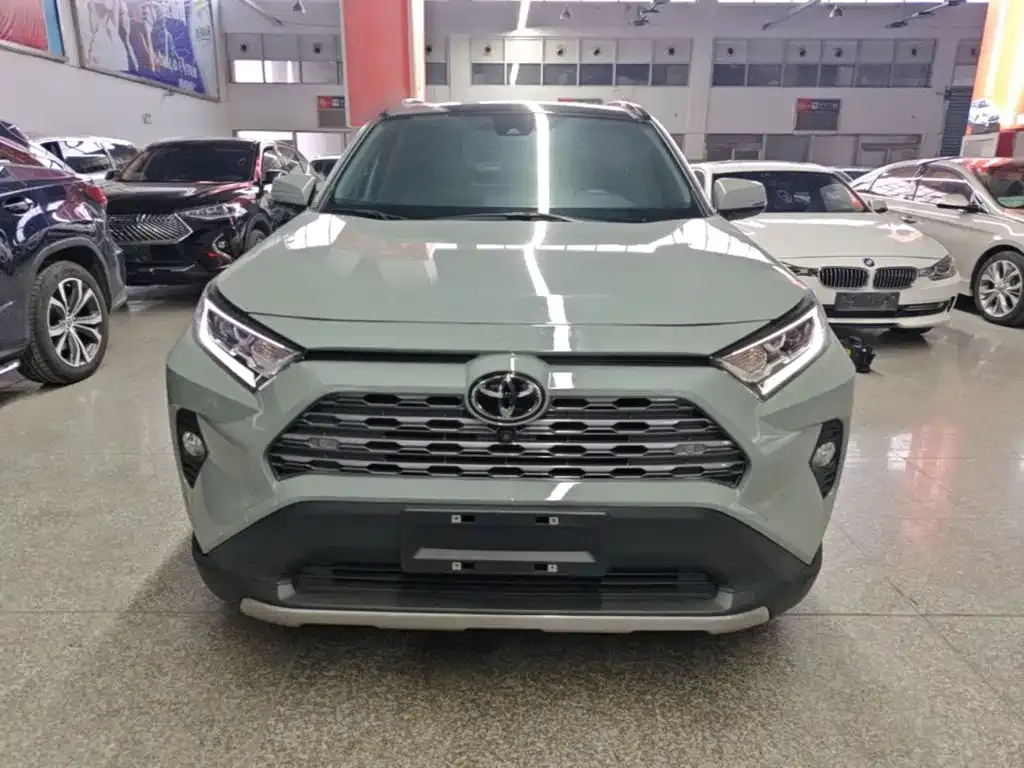 Toyota RAV4 — фото 4