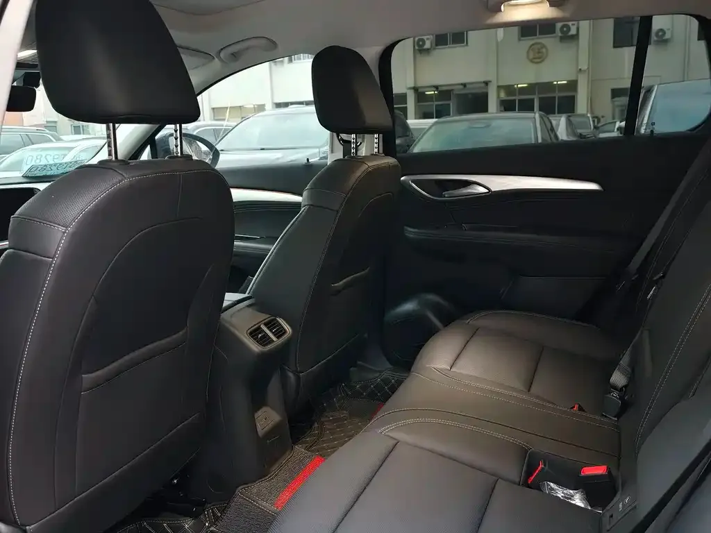 Buick Envision Plus — фото 3