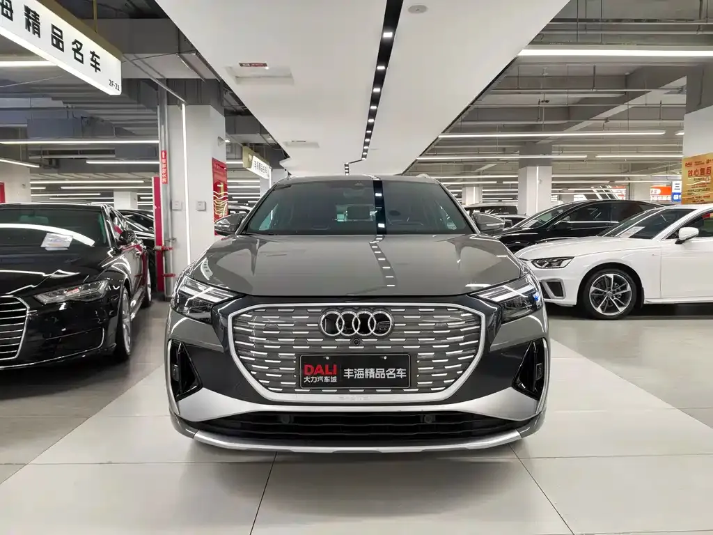 Audi Q4 e-tron — фото 3