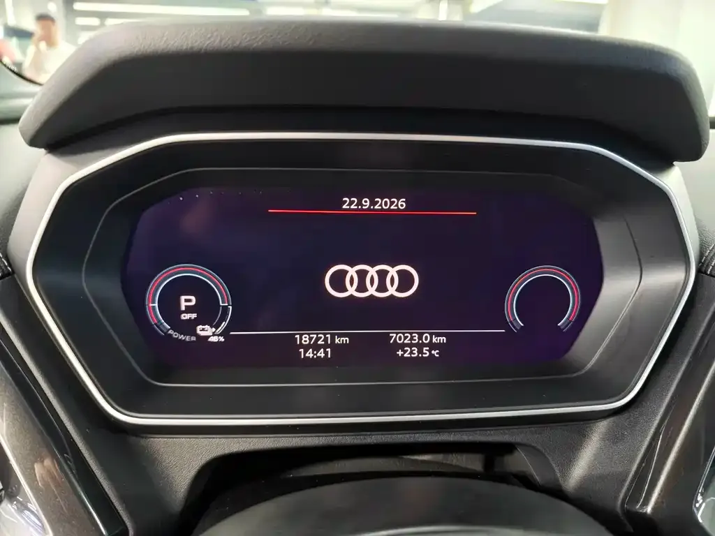 Audi Q4 e-tron — фото 8