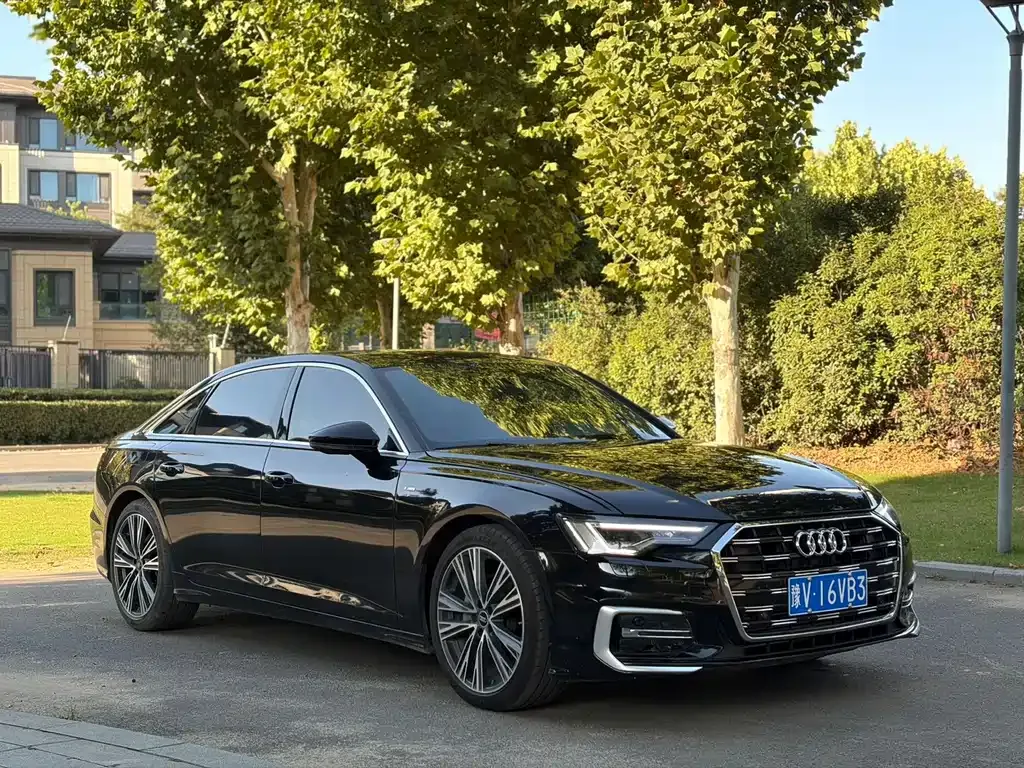 Audi A6L — фото 1