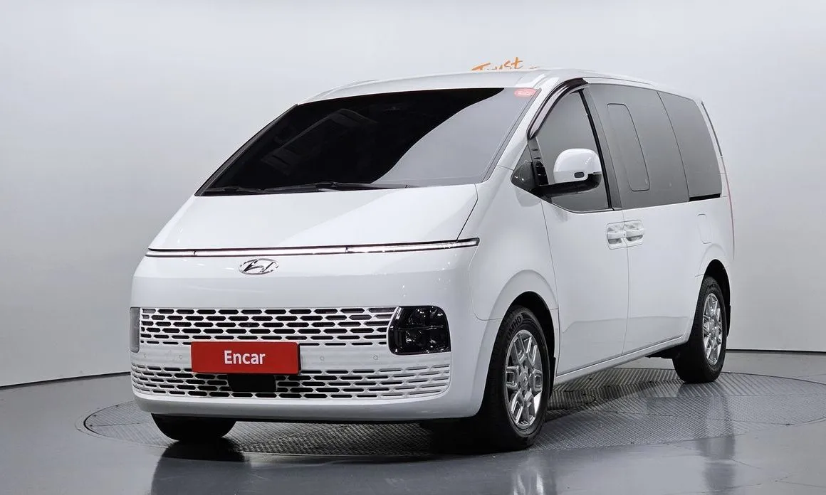 Hyundai Staria — фото 1