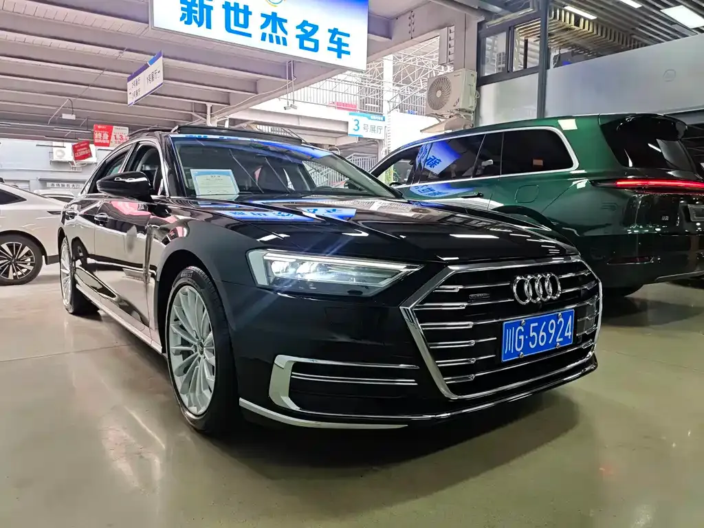 Audi A8 — фото 5