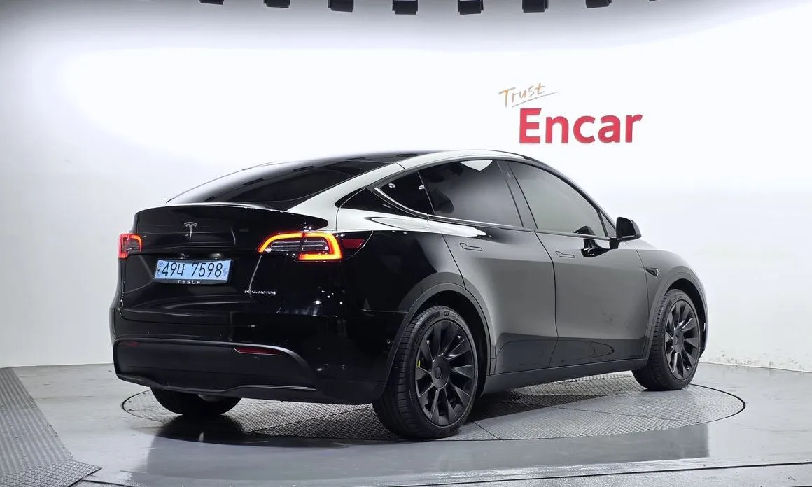 Tesla Model Y — фото 9