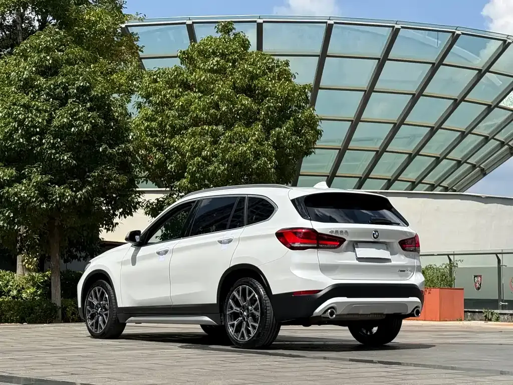 BMW X1 — фото 8