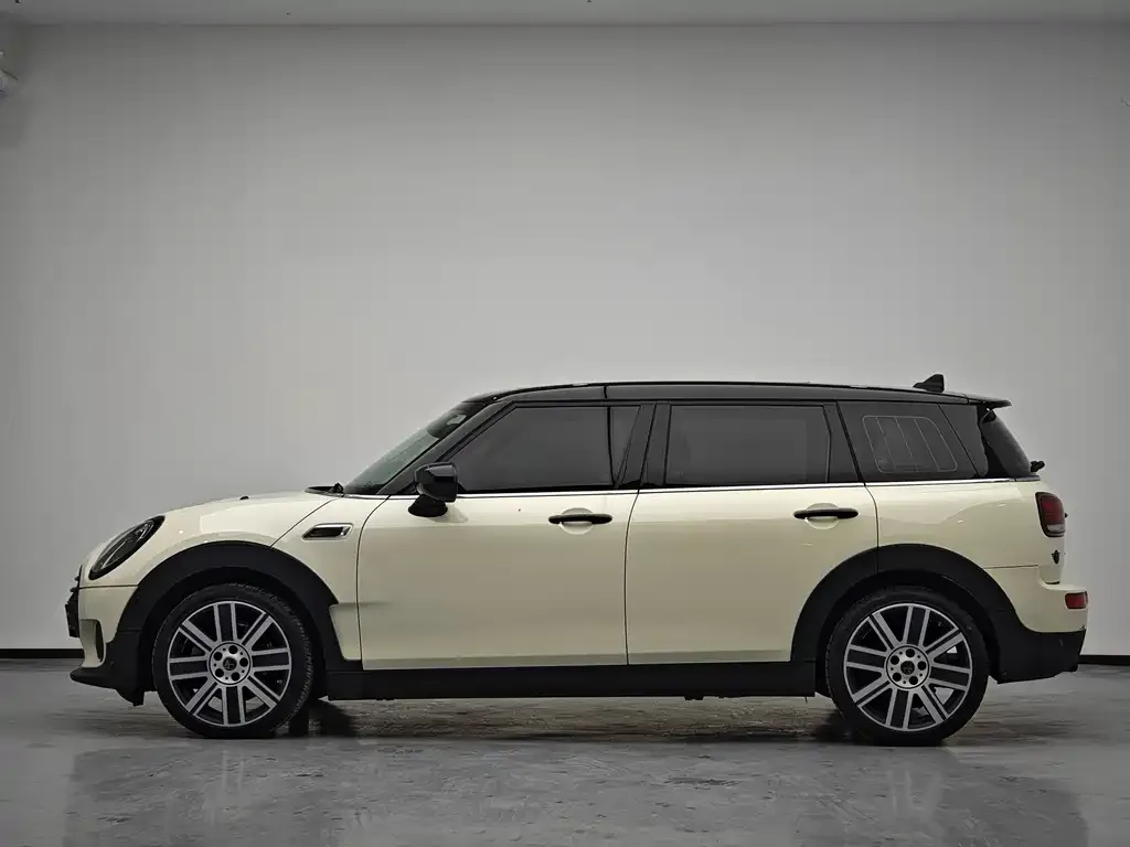 MINI Clubman — фото 5